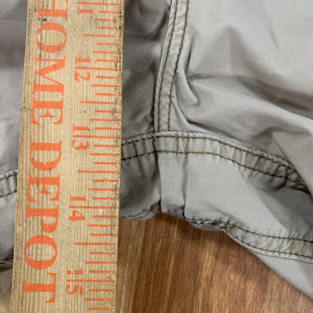 Lee Extreme Motion Cargo Shorts Mens Size 42x10 Khaki Flex Waist Stretch